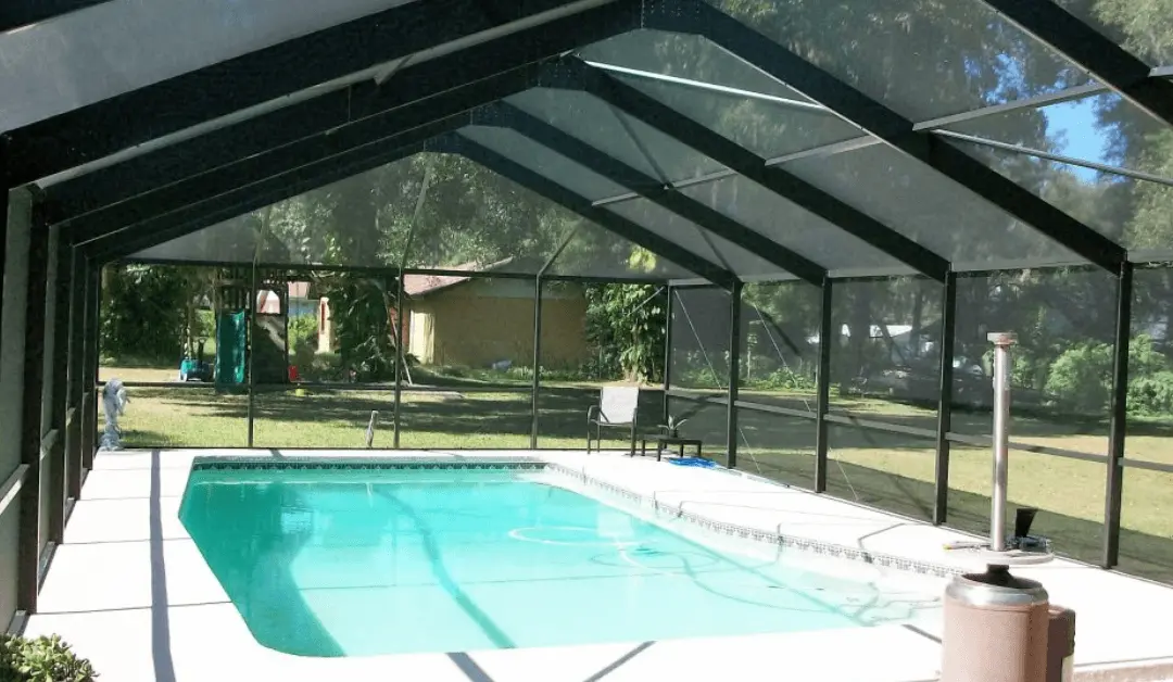 5 Reasons Why You Should Get A Screen Enclosure Around Your Pool This Winter!